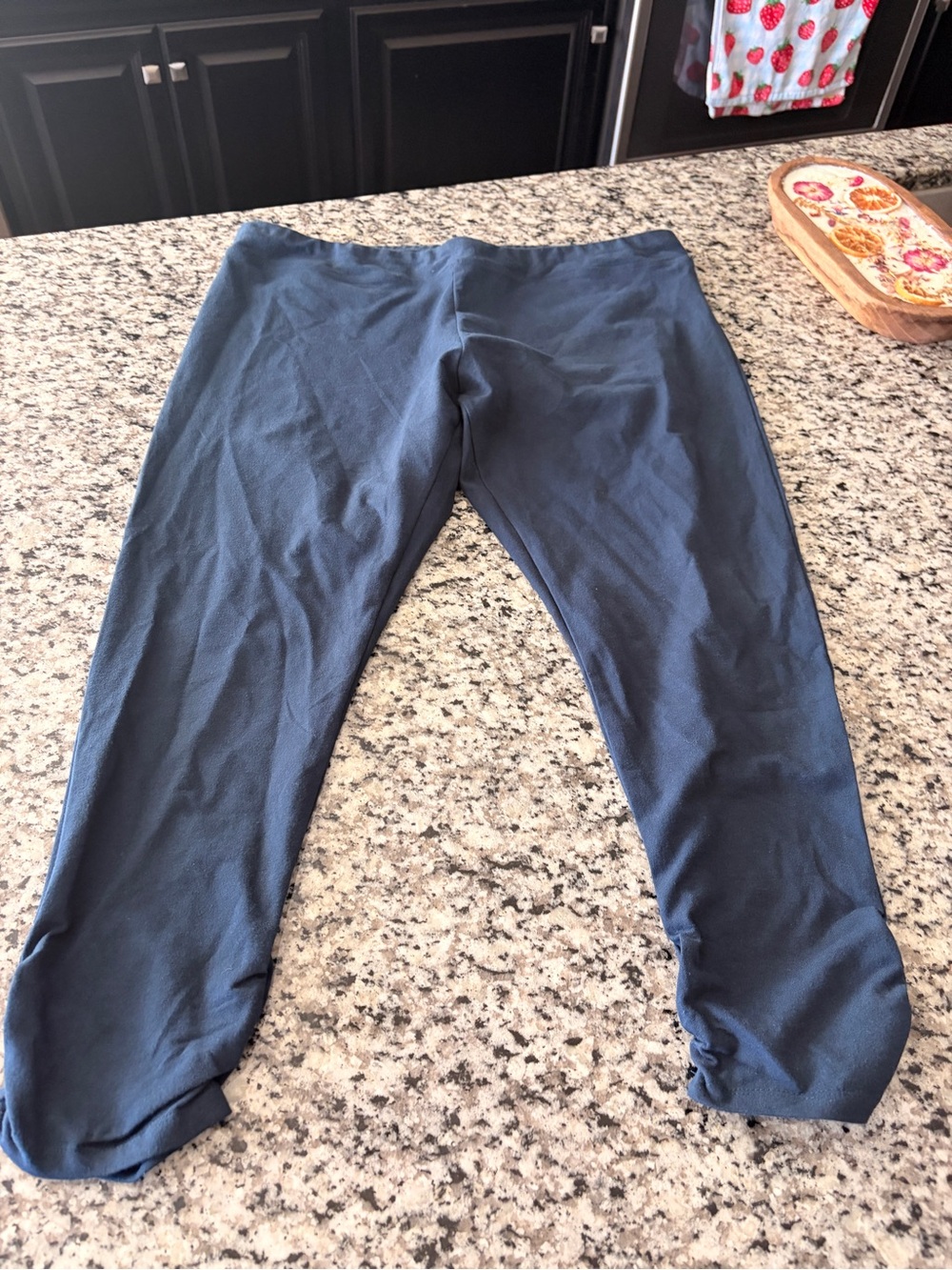 NWOT Navy Blue Christopher Banks Active Capri Leggings Women’s size XL